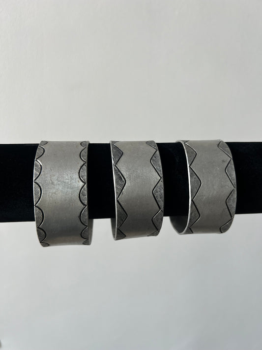 1 Metal african vintage bangle