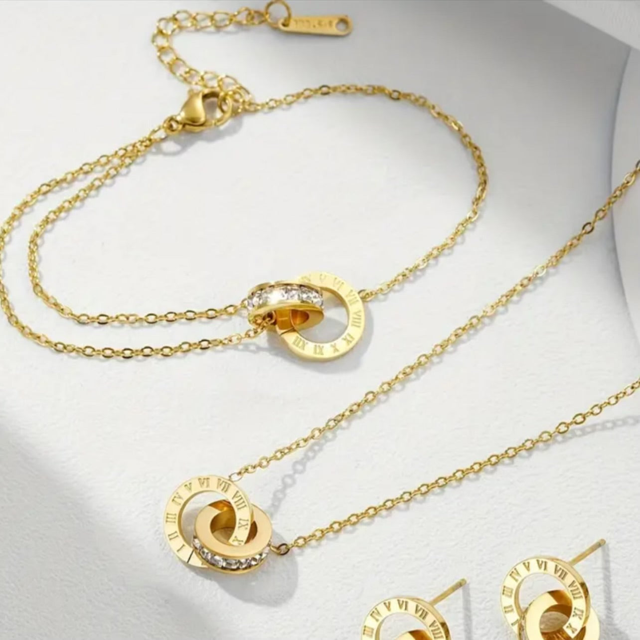 Roman Numeral Gold Jewelry Set – Necklace, Bracelet & Earrings